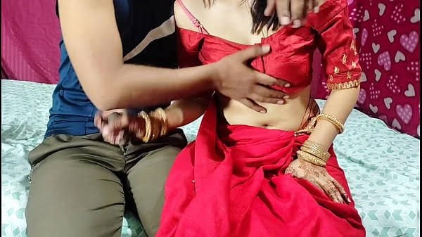 30 Years Old Lady In Room And Viral
